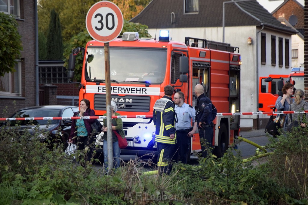 Feuer 2 Vollbrand Reihenhaus Roggendorf Berrischstr P163.JPG - Miklos Laubert